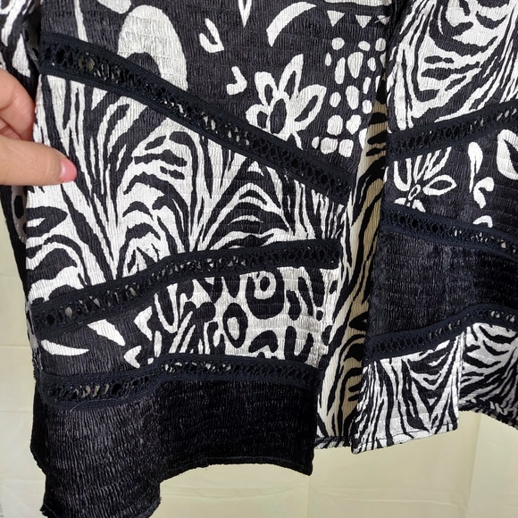 Chico's Size 1 Open Front Jacket Mixed Media Pattern - Picture 5 of 12